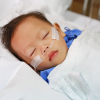 Kind mit RSV-Infektion im Krankenhaus