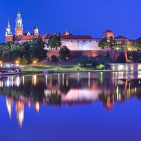 Burg Krakau spiegelt sich in der Weichsel
