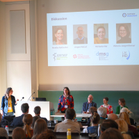 Diskussionsrunde mit Valérie Labonté (Cochrane Deutschland), Monika Nothacker, Jürgen Matzat, Michaela Mai, Viktoria Jungreithmayr